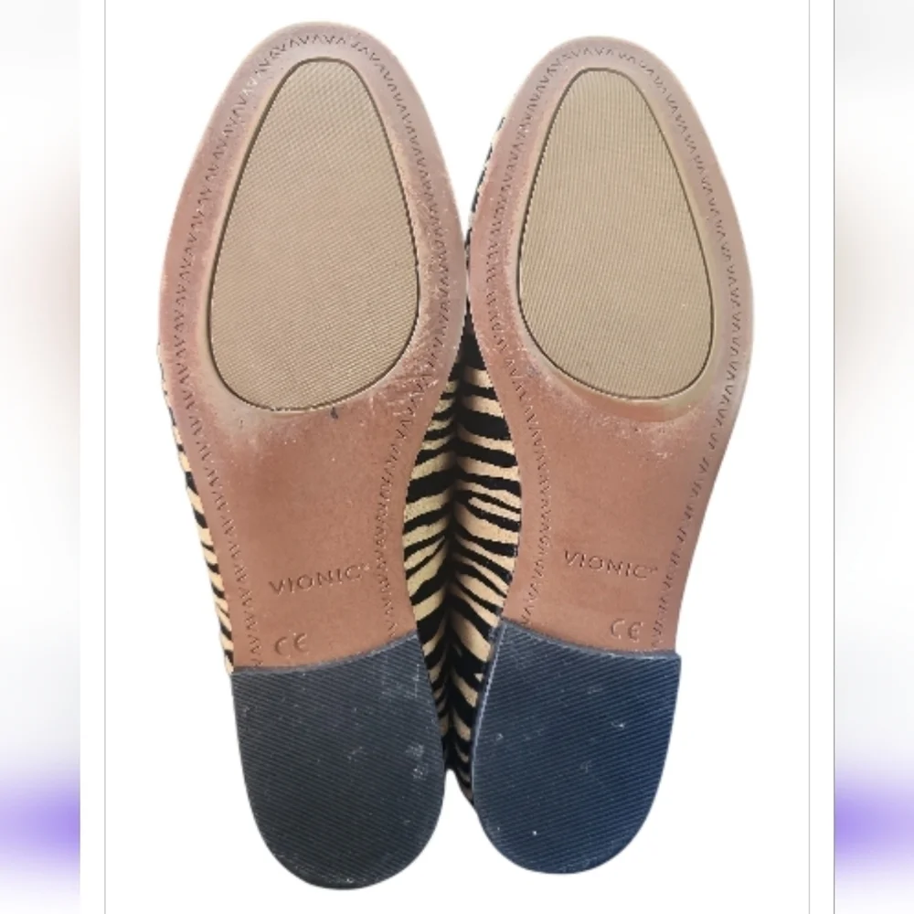 Vionic Flat North Willa Tiger Stripe Slip On Suede Women Size 7 Orthotic Shoes